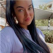 Soy una profesora de Lengua Castellana e Inglés, aunque también apta para cualquiera de las otras asignaturas de Educación primaria